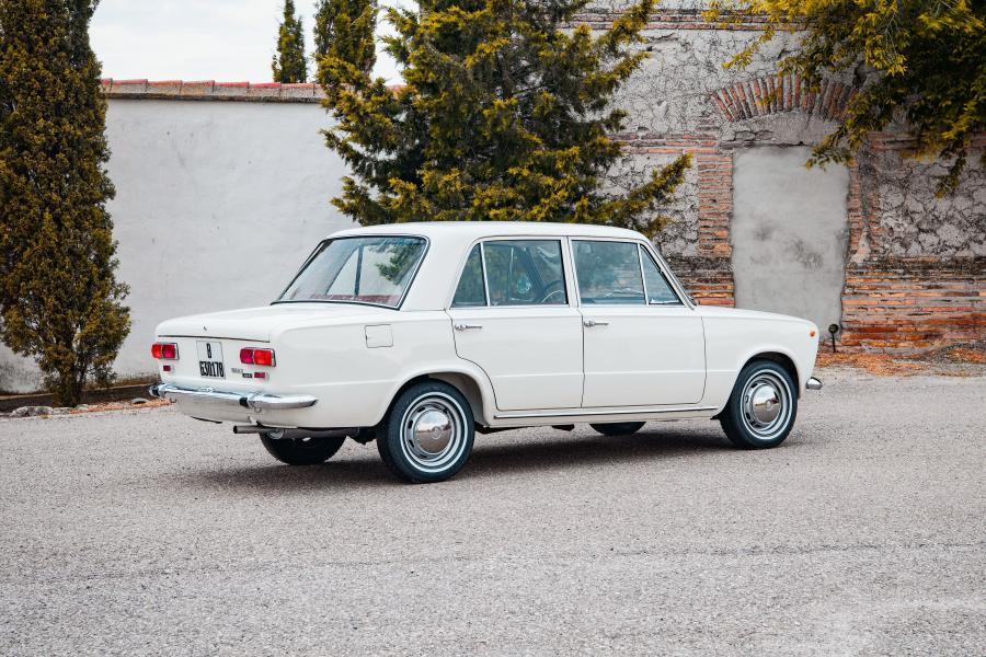  Seat 124 (FA) 1968 года  (фото 5 из 14)